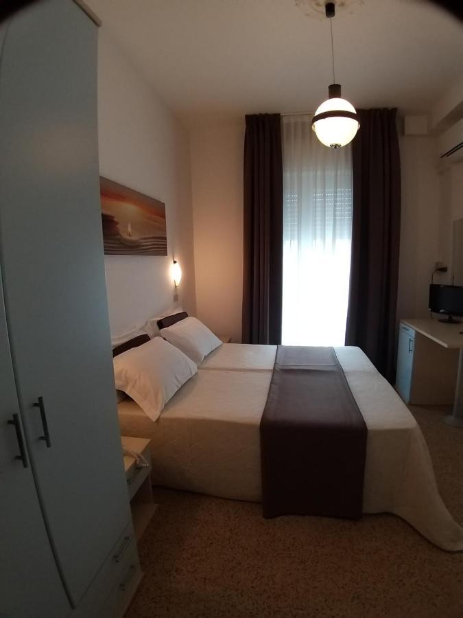 Hotel Ideal Rimini Exterior foto