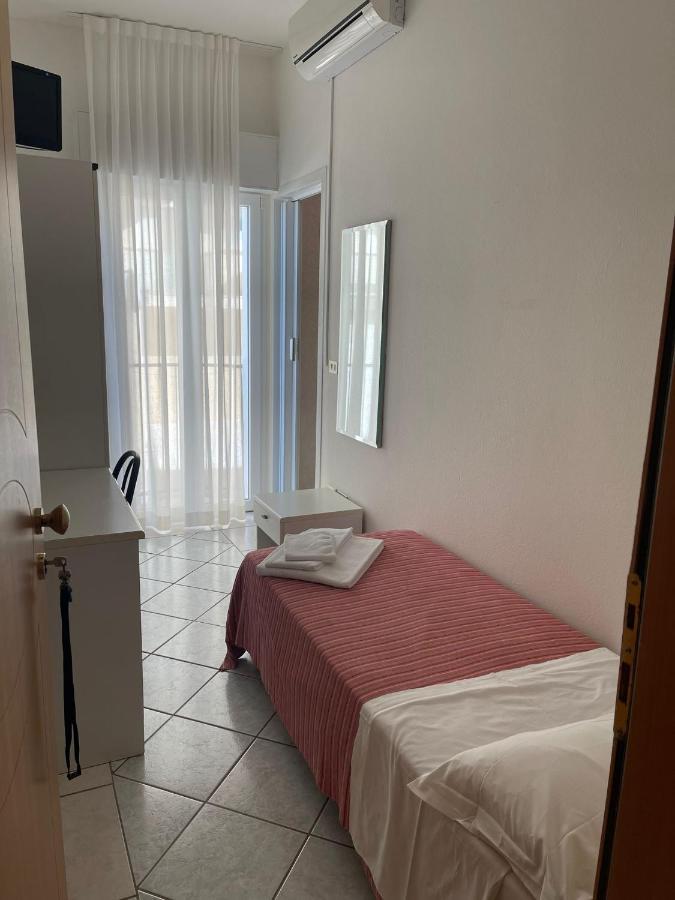 Hotel Ideal Rimini Exterior foto