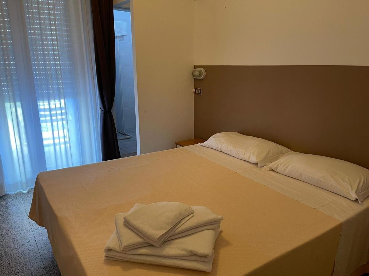 Hotel Ideal Rimini Exterior foto