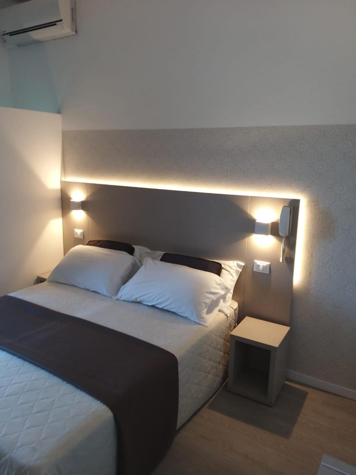 Hotel Ideal Rimini Exterior foto