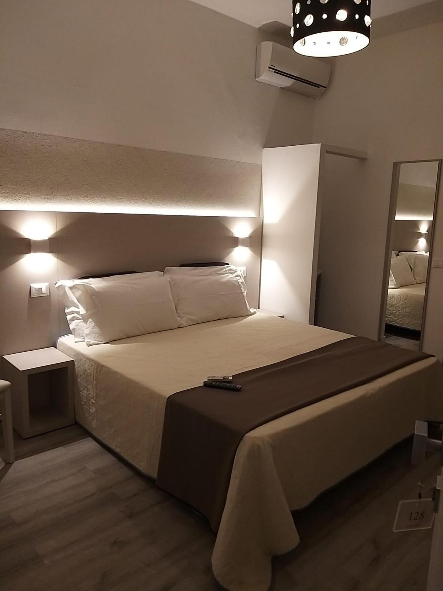Hotel Ideal Rimini Exterior foto
